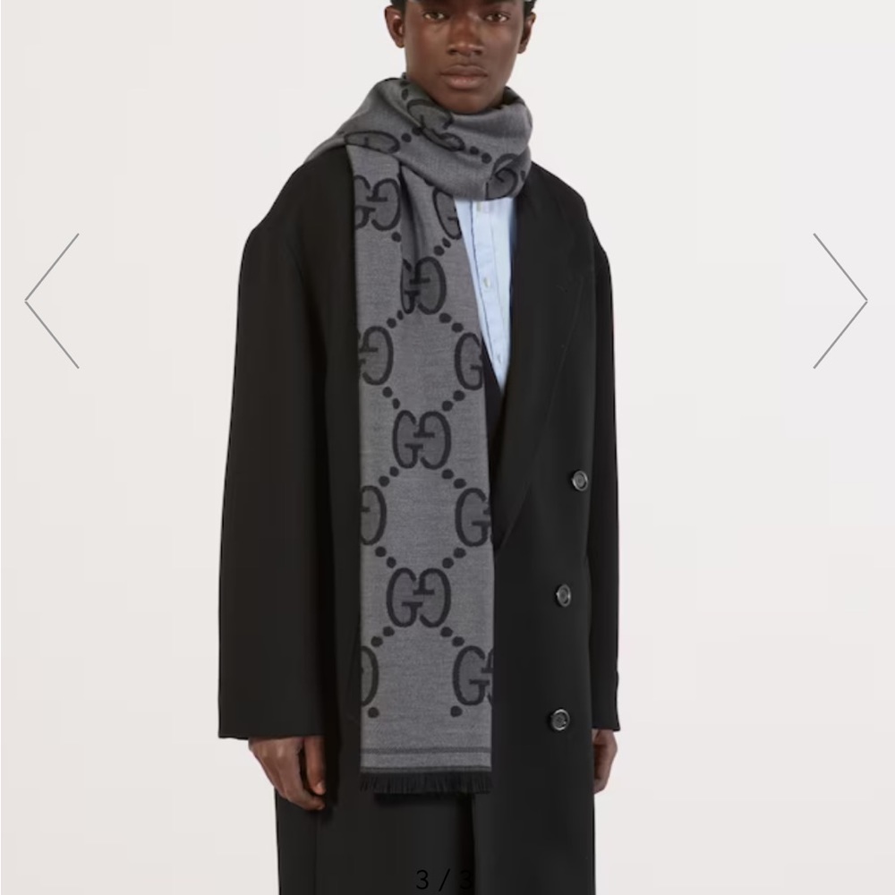 NWT GUCCI Grey and black GG organic wool jacquard scarf
